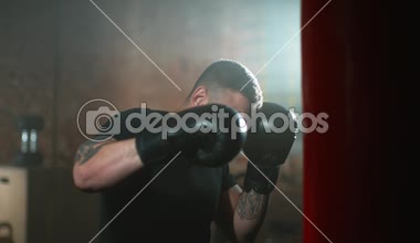 Süper ağır çekim yüksek hız sinema Kamerası, 1000 fps üzerinde filme Genç adam eğitim kutusunun