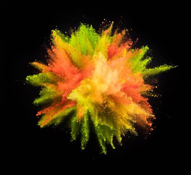 Çok renkli toz patlama siyah arka plan üzerine izole. Hareket soyut toz doku dondurmak.