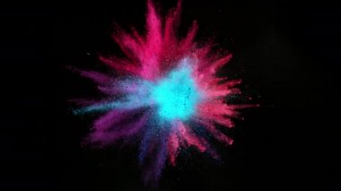 Süper ağır çekim siyah arka plan üzerine izole renkli toz patlaması. Yüksek hız sinema kamerası, 1000 fps üzerinde filme.