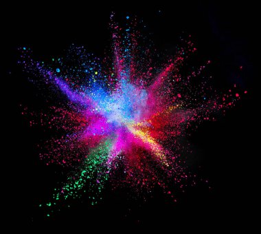 Çok renkli toz patlama siyah arka plan üzerine izole. Hareket soyut toz doku dondurmak.