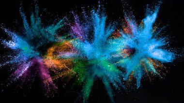 Siyah arka plan üzerinde renkli toz patlama