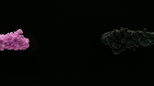 Супер Повільний Рух Кольорових Чорнил Воді Ізольовані Чорному Тлі Знято — стокове відео