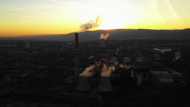 Vista Aérea Fábricas Químicas Atardecer Centrales Energía Fábricas Químicas Concepto — Vídeos de Stock