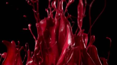 Dans renkleri süper yavaş hareket siyah arka planda izole şekiller. Yüksek hızlı sinema kamera, 1000 FPS çekildi