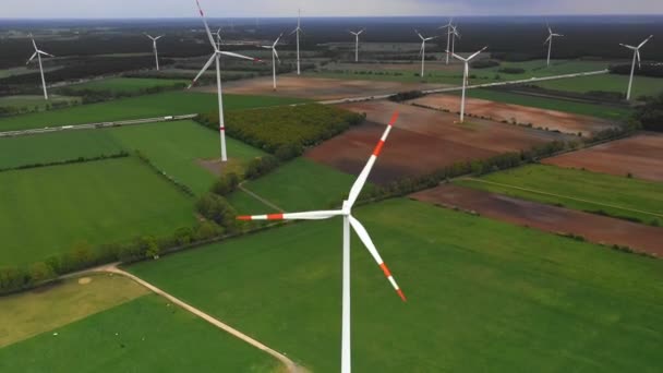 Вид Воздуха Ветряные Электростанции Поле — стоковое видео
