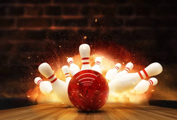 Sciopero di bowling colpito da esplosione di fuoco — Foto Stock