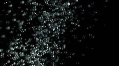 Su damlaları sıçraması Süper yavaş hareket. Çok yüksek hızlı kamera, 1000 fps filme.