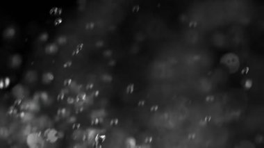 Su damlaları sıçraması Süper yavaş hareket. Çok yüksek hızlı kamera, 1000 fps filme.