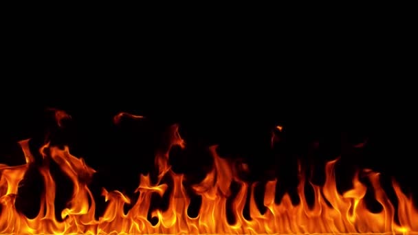 Super Cámara Lenta Línea Fuego Aislado Sobre Fondo Negro Filmado — Vídeo de stock