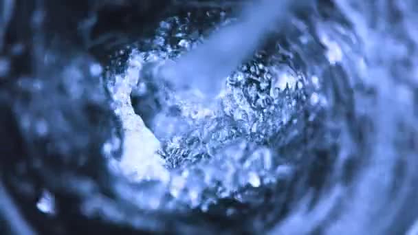 Super Slow Motion Versare Acqua Forma Twister Girato Cinepresa Alta — Video Stock