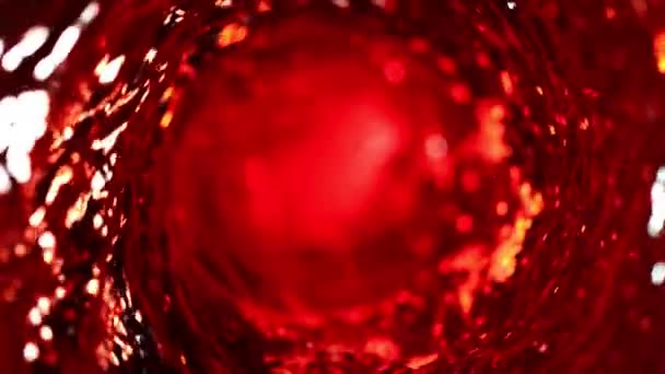 Superzeitlupe Der Rotwein Twisterform Ausgeschenkt Wird Gefilmt Mit High Speed — Stockvideo