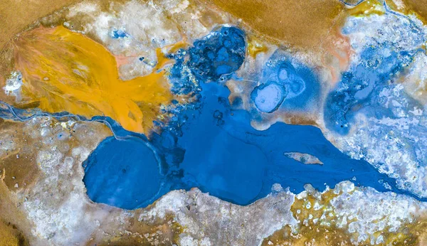 Вид с воздуха на вулканическое недро из вулканической серы — стоковое фото