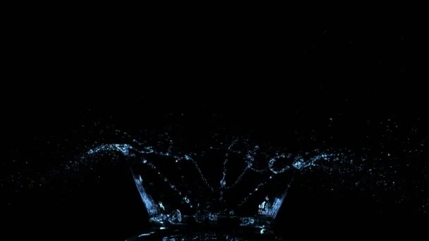 Супер Повільний Рух Бризок Води Ізольовано Чорному Тлі Знімається Високошвидкісній — стокове відео