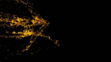 Kola/viski/çay siyah arka plan üzerine izole sıçramasına, süper ağır çekim. Çok yüksek hızlı kamera, 1000 fps filme.
