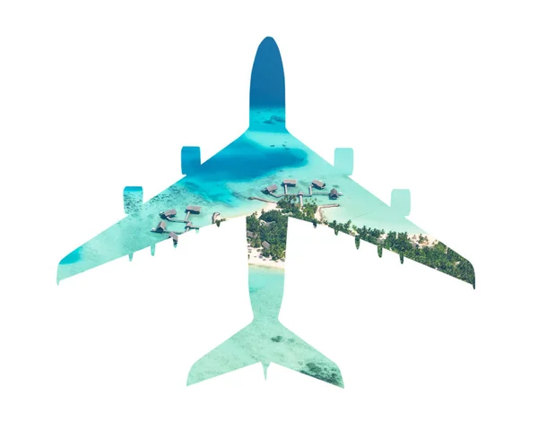 Koncepcja podróży samolotu z tropikalną plażą — Zdjęcie stockowe