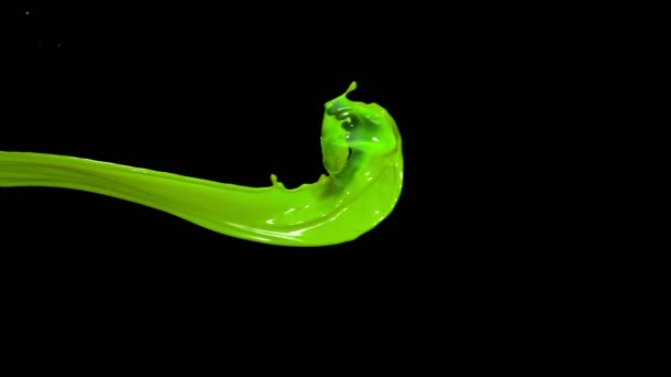 Super Slow Motion Flying Abstract Green Splash Black Background Inglês — Vídeo de Stock