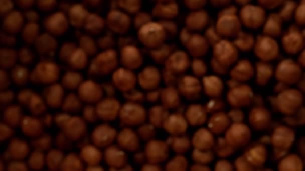 Super Pomalý Pohyb Lískových Ořechů Černém Pozadí Natáčeny Vysokorychlostní Filmové — Stock video