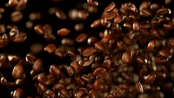 Movimento Super Lento Grãos Café Voadores Filmado Câmera Cinema Alta — Vídeo de Stock