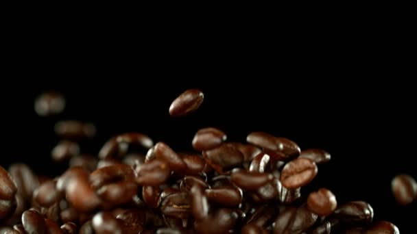 Super Slow Motion Chicchi Caffè Volanti Girato Cinepresa Alta Velocità — Video Stock