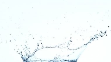 Su kaplaması şeklindeki süper yavaş çekim. Yüksek hızlı sinema kamerası, 1000fps.