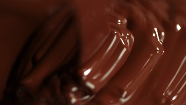 Movimento Super Lento Derramar Chocolate Quente Escuro Filmado Com Câmera — Vídeo de Stock