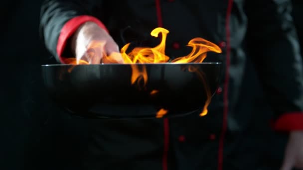 Супер Медленное Движение Падающего Перца Чили Пламенем Съемки Камеру Высокоскоростного — стоковое видео