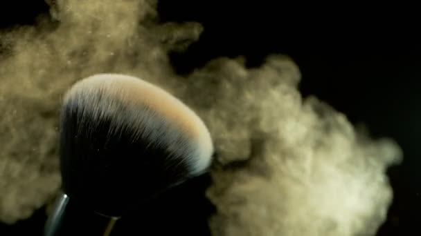 Super Cámara Lenta Cepillo Maquillaje Con Polvo Que Cae Fondo — Vídeo de stock