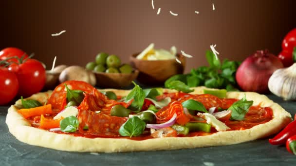 Super Câmera Lenta Cair Queijo Mussarela Massa Pizza Filmado Câmera — Vídeo de Stock