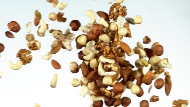 Super Slow Motion Flying Mix Nuts Collision Inglês Filmado Câmera — Vídeo de Stock