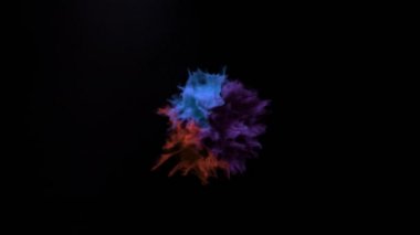 Siyah arka planda izole edilmiş süper yavaş renkli barut patlaması. Yüksek hızlı sinema kamerası, 1000fps.