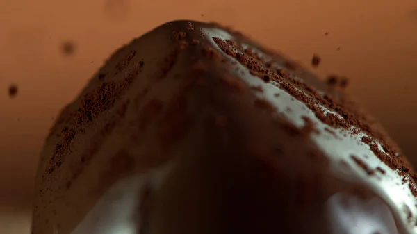 Detail Praline Falling Cocoa Powder Top Studio Macro Shot — Stock Photo, Image