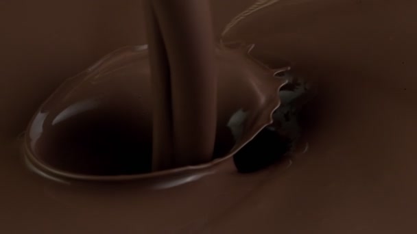 Super Mișcare Lentă Turnare Ciocolată Caldă Neagră Filmat Camera Mare — Videoclip de stoc