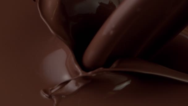 Super Slow Motion Att Hälla Mörk Varm Choklad Inspelning Med — Stockvideo