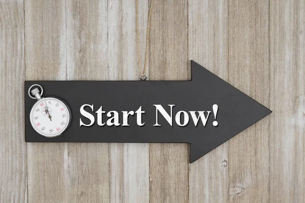 Start Now Text Arrow Chalkboard Sign Stopwatch Weathered Wood — Stock Photo, Image