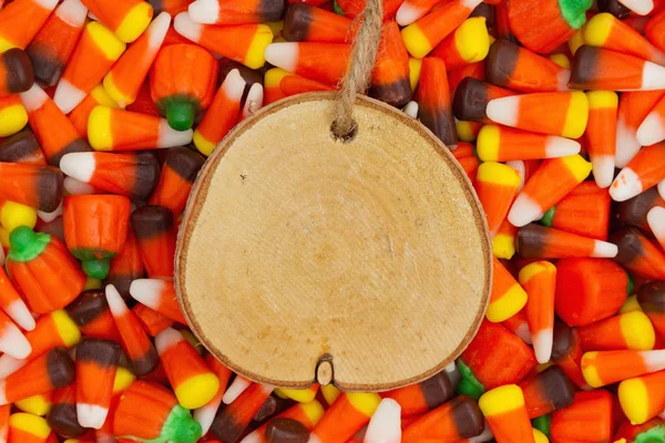 Halloween Caramelle Mais Con Zucche Caramelle Sfondo Con Placca Legno — Foto Stock