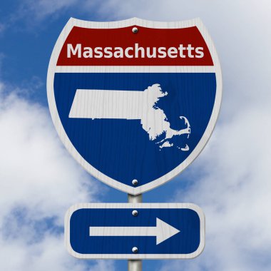 Yolculuğa Massachusetts, kırmızı, beyaz ve mavi eyaletler arası otoban yol levhası Word Massachusetts ve gökyüzü arka plan ile Massachusetts Haritası