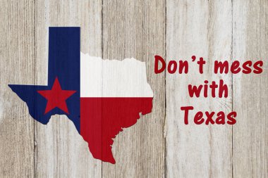 Rustik bir vatansever mesaj, harita Texas Texas bayrak renkli metin yıpranmış ahşap zemin üzerine Texas Texas ile dalga geçme