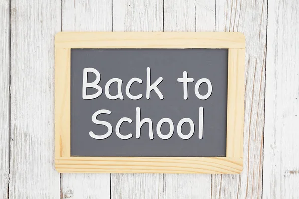 Okula geri dön tebeşir tahtası işareti — Stok fotoğraf
