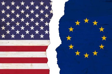 Parçalanan Amerikan ve Avrupa Birliği bayrakları