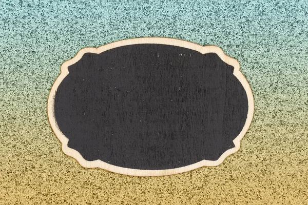 空白磨擦黑板标志 木架在黄褐色闪光纸模型上 — 图库照片