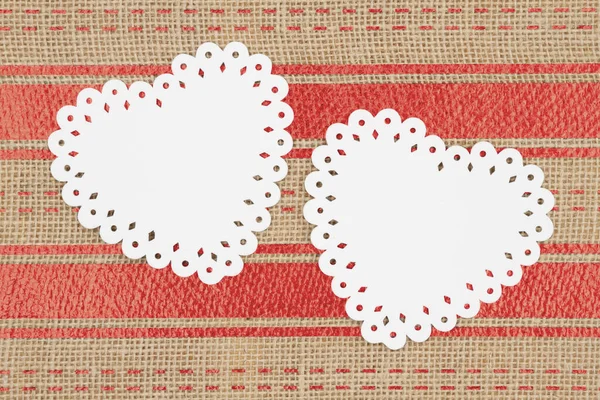 Dos Corazones Con Cinta Brillo Rojo Beige Tejen Maqueta Texturizada — Foto de Stock