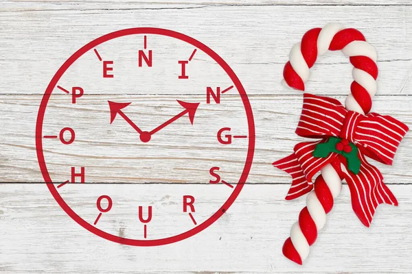 Holiday Hours Λεκτικό Μήνυμα Σήμα Χριστούγεννα Ζαχαροκάλαμο Καραμέλα Θλίψη Whitewash — Φωτογραφία Αρχείου