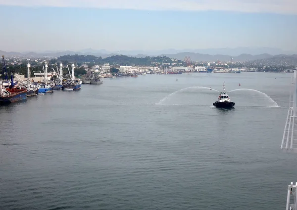 Mazatlan, Meksika'nın sahneleri bir yolcu gemisi.