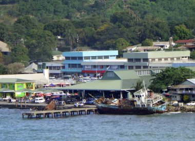 Honiara görüntülerden bir yolcu gemisi, Solomon Adaları.