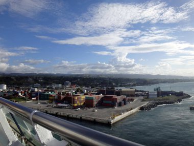 Honiara görüntülerden bir yolcu gemisi, Solomon Adaları.