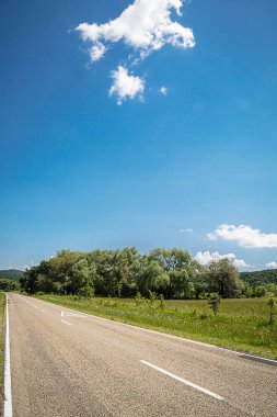 Dağlar için önde gelen yaz sezonu boyunca yol