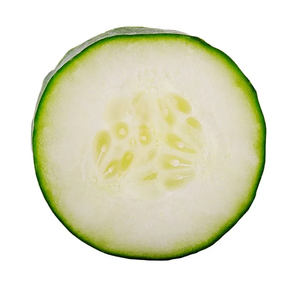 Fatia isolada de pepino no fundo branco — Fotografia de Stock