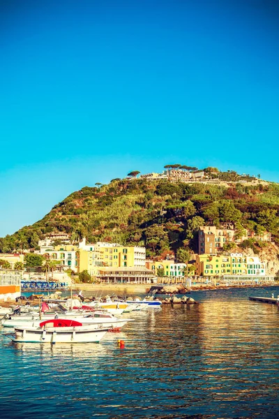 Manzara Lacco Ameno Ischia Adası Bir Parçası Talya Seyahat Ünlü — Stok fotoğraf