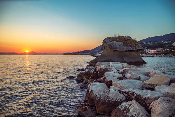Bir Lacco Ameno Defne Ischia Adası Parçası Gündoğumu Talya Seyahat — Stok fotoğraf