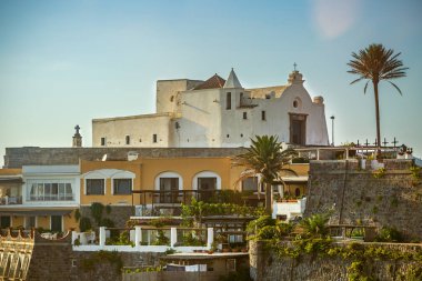 Soccorso Kilisesi Forio içinde yer alır ve gün batımı ve duygular aracılığıyla hikayeler söyleyebilirim yerler sevenler için bir durağı. Sanat ve doğa büyük bir sembiyoz